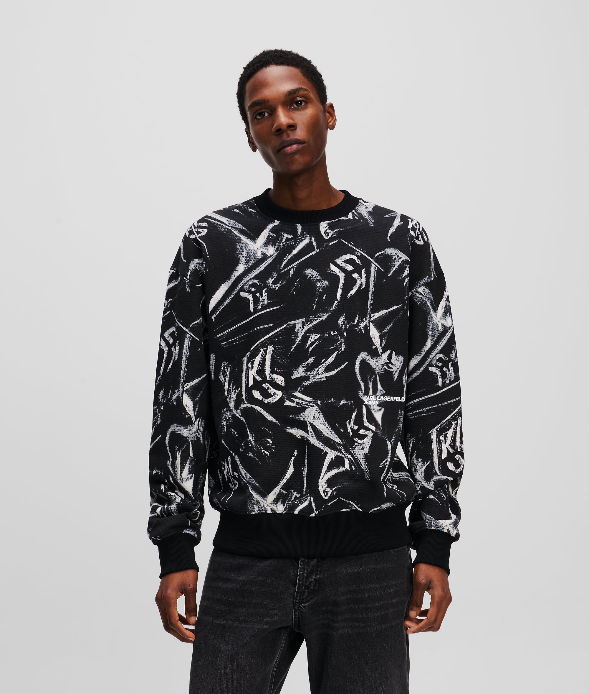 How to Fold Graphic Hoodies for Perfect Storage and Style