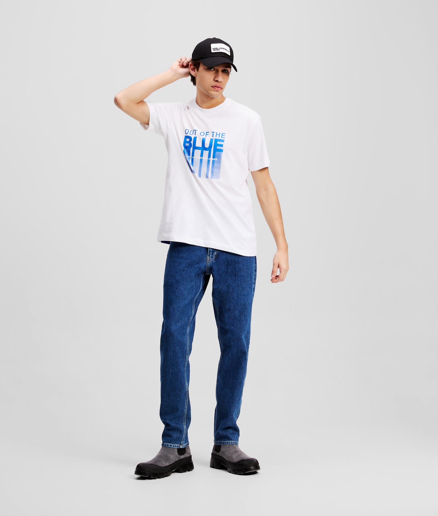 A3M17030100_4