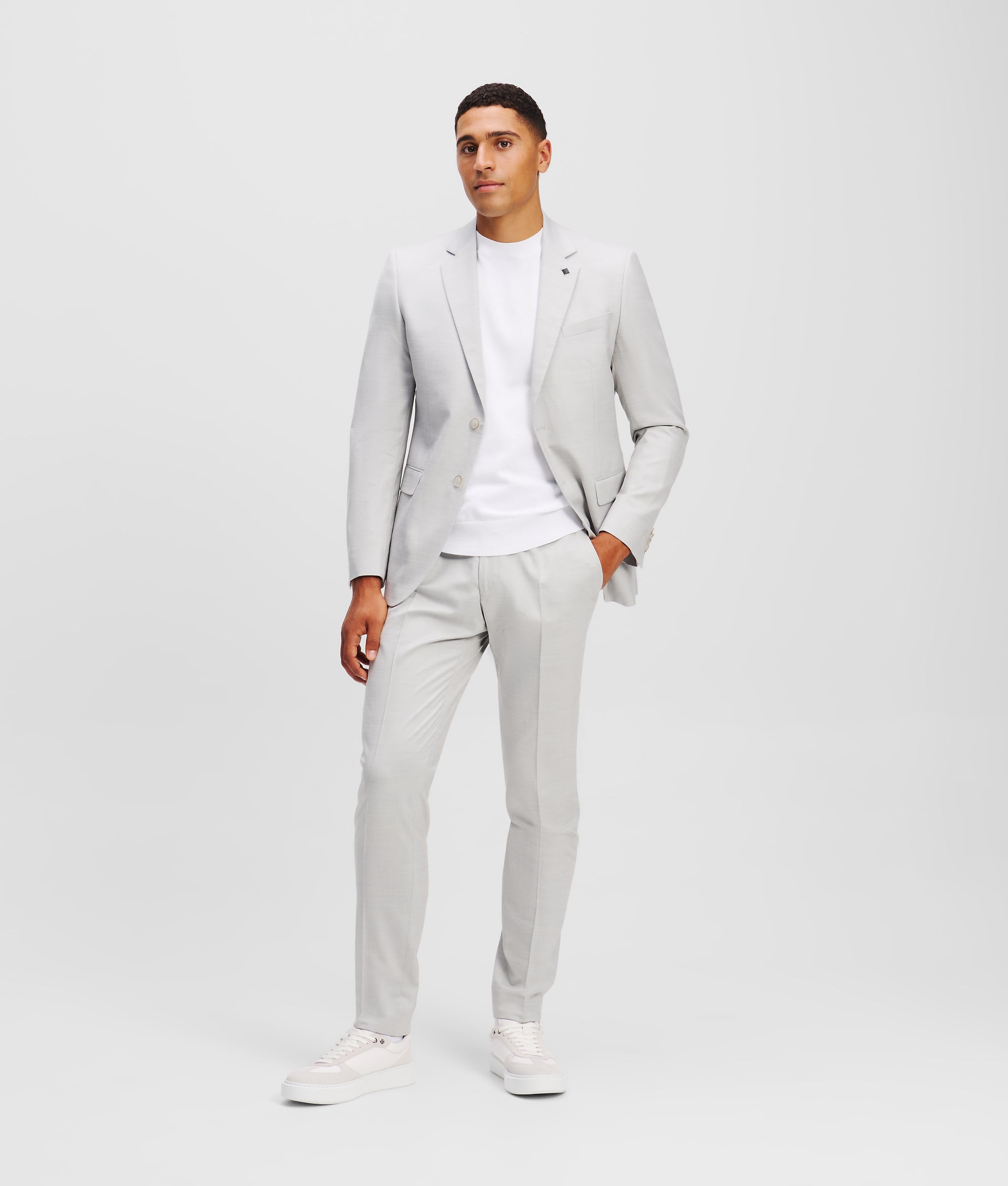 KIRED グレー シングルブレスト ビジネスジャケット サイズ50 BOYSHE Basic Suit》シングルブレスト＆スリムスラックス
