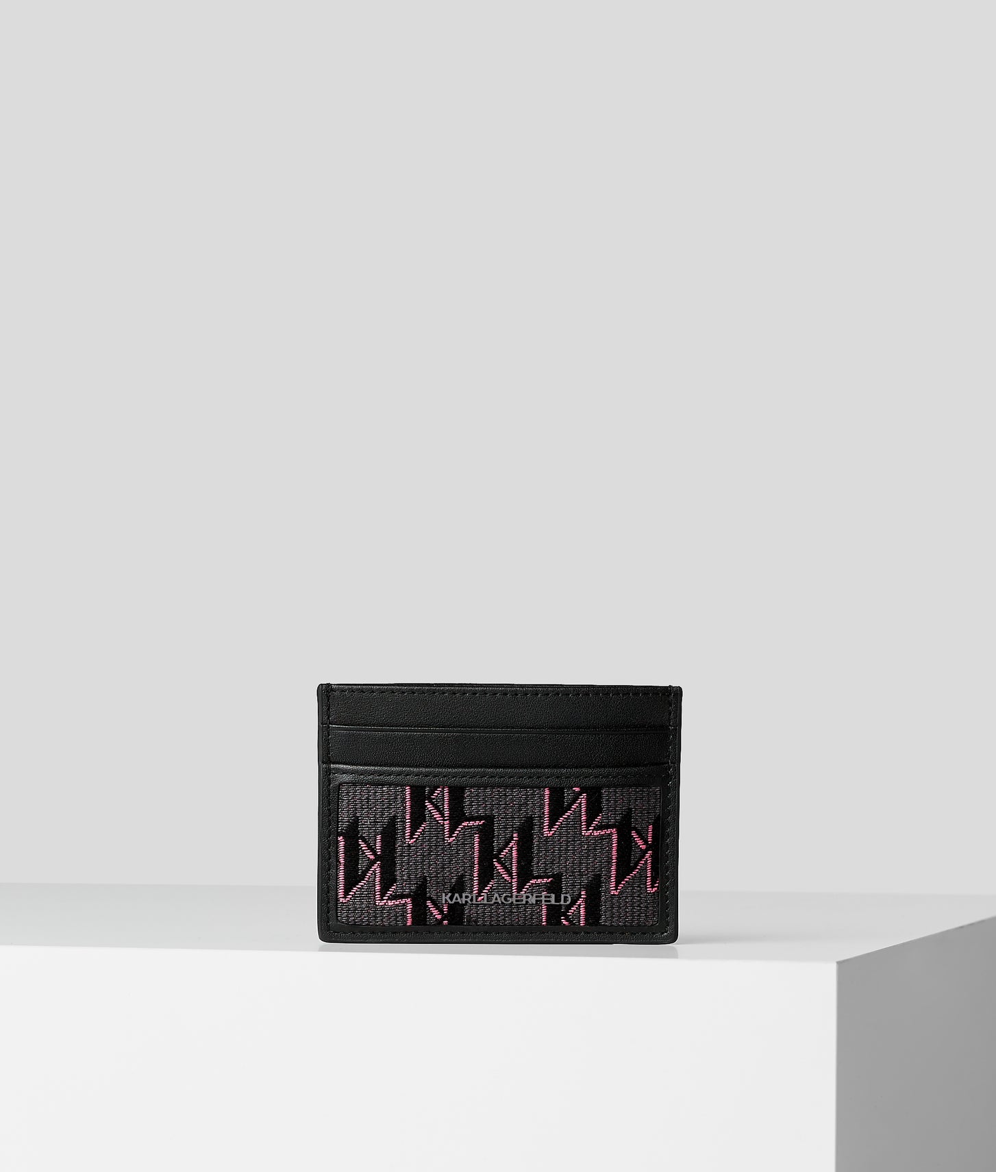 226W3238568_1