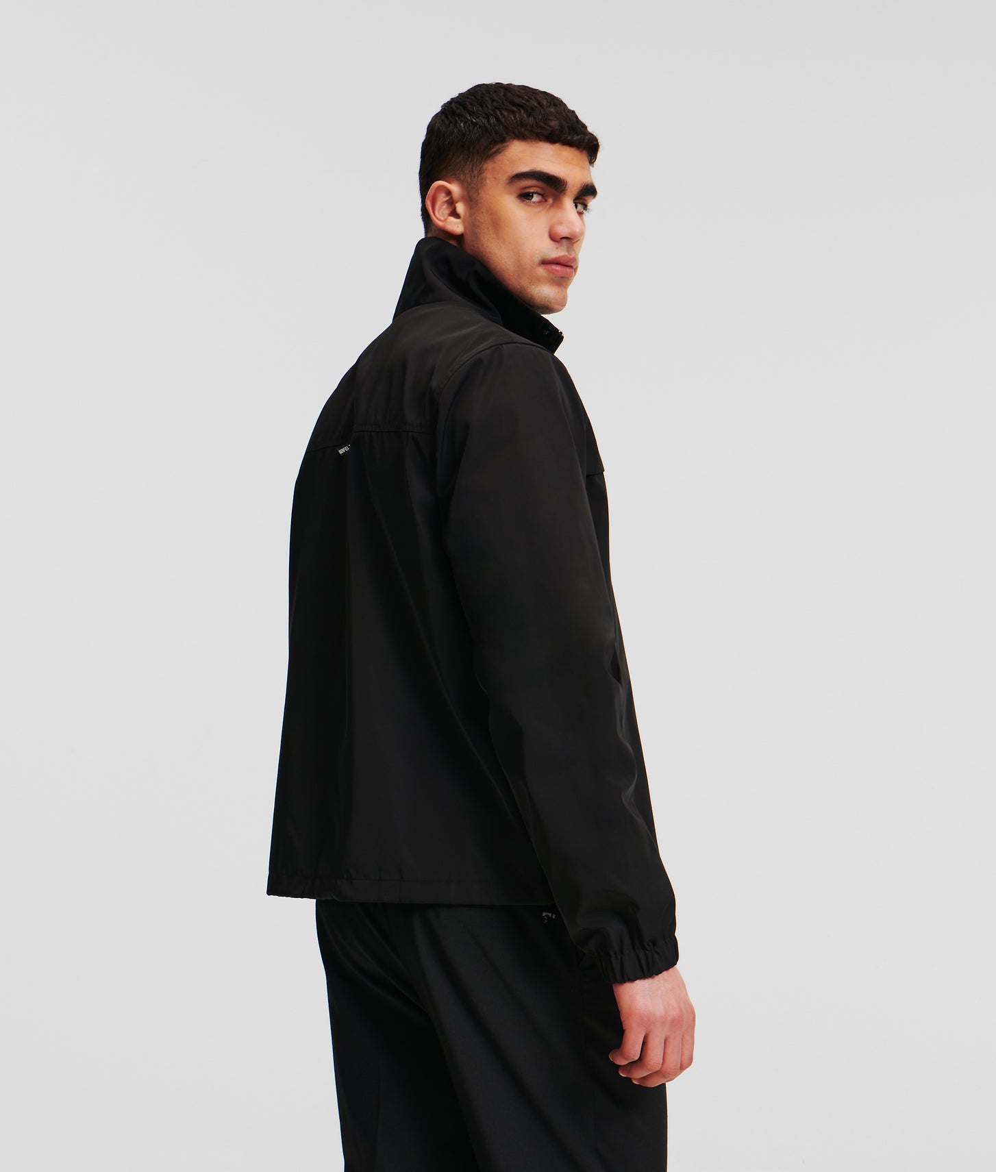 245M1502999_3