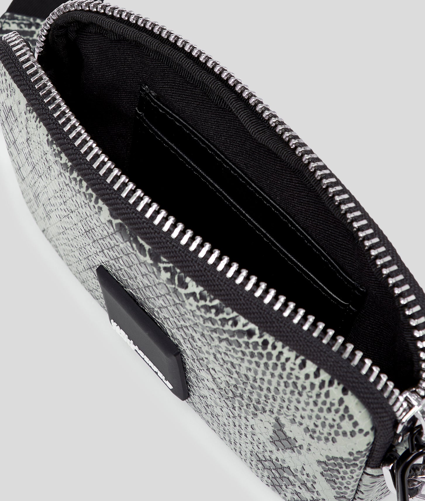 246J3203385_5