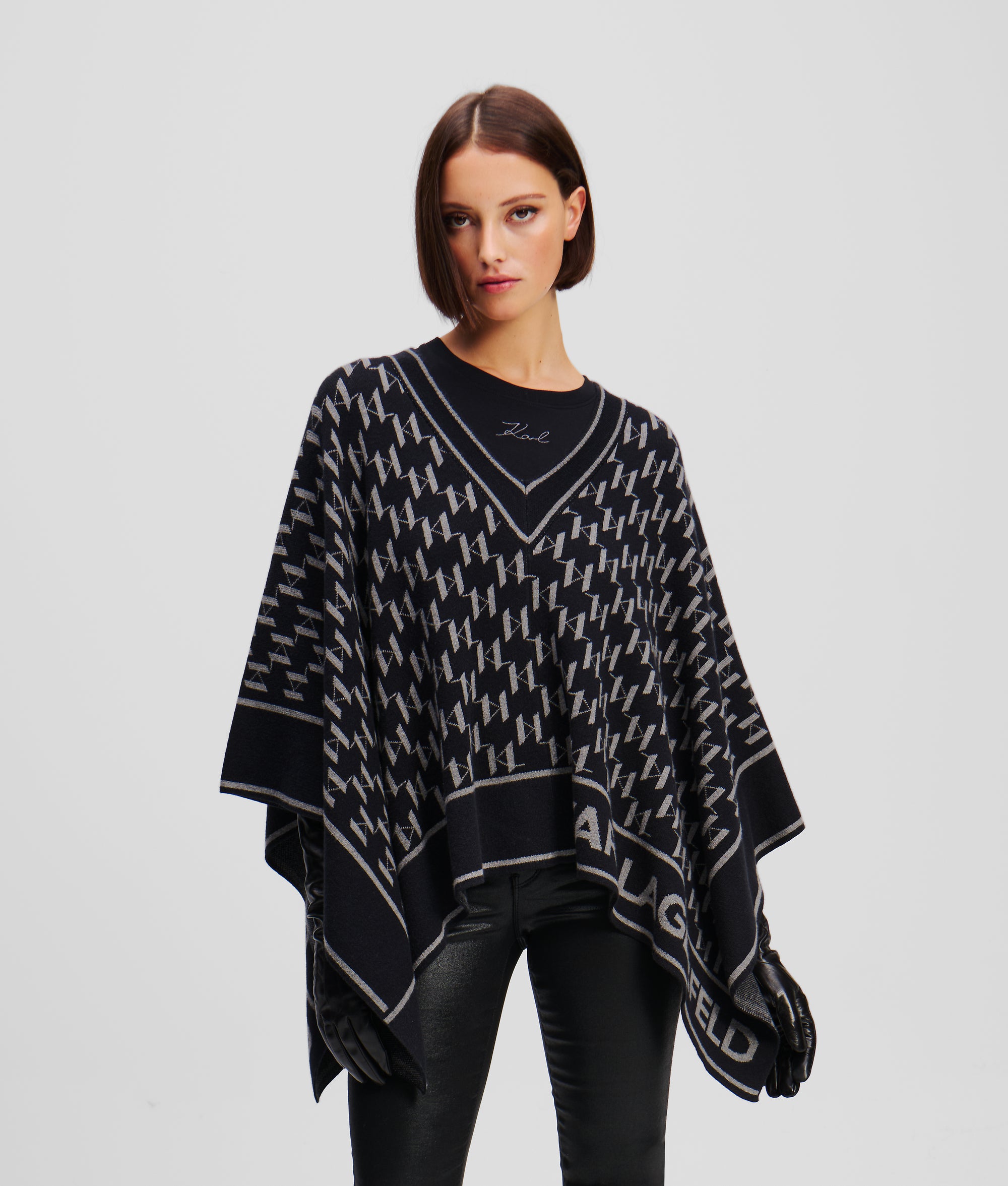 売れ筋商品|||カールラガーフェルド ニット&セーター アウター レディース Women's Sleeveless Stripe Sweater Black/ Soft White レディース ニットウェア | KARL LAGERFELD