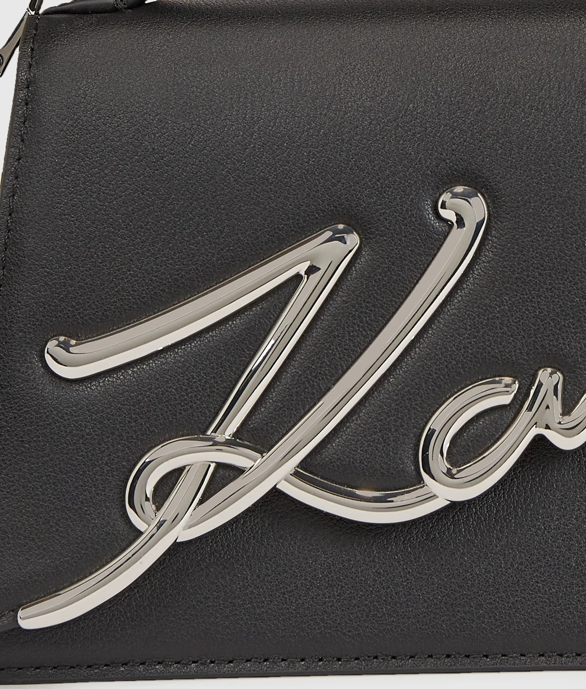 A1W300381AV_3