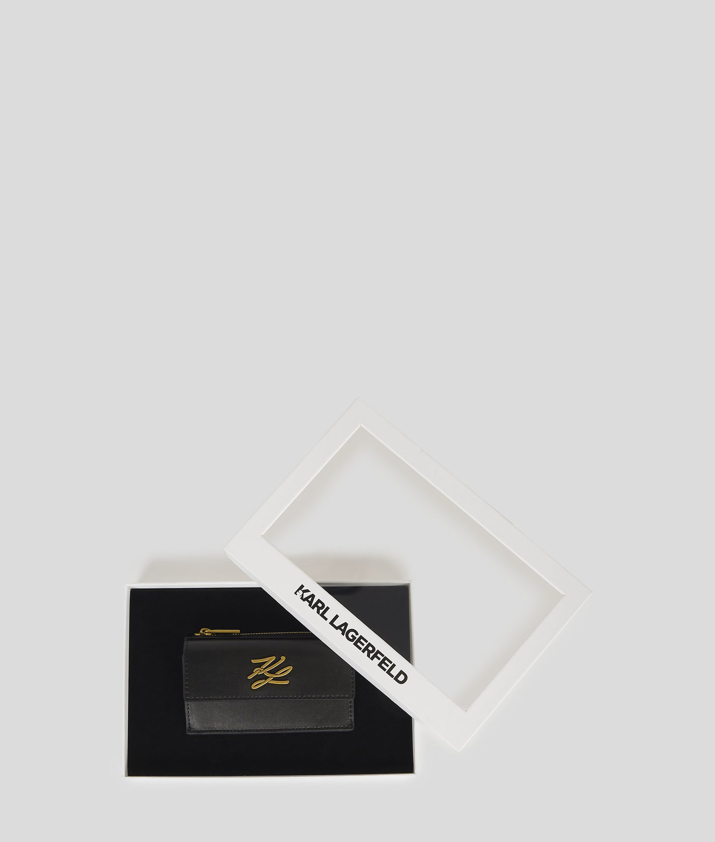 A1W32058992_4