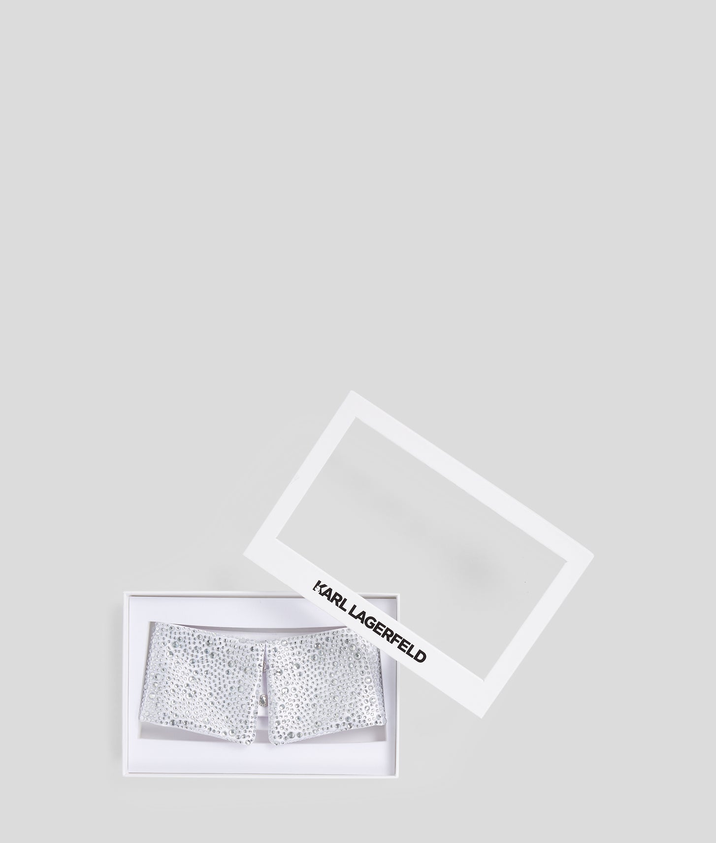 A1W33028100_4