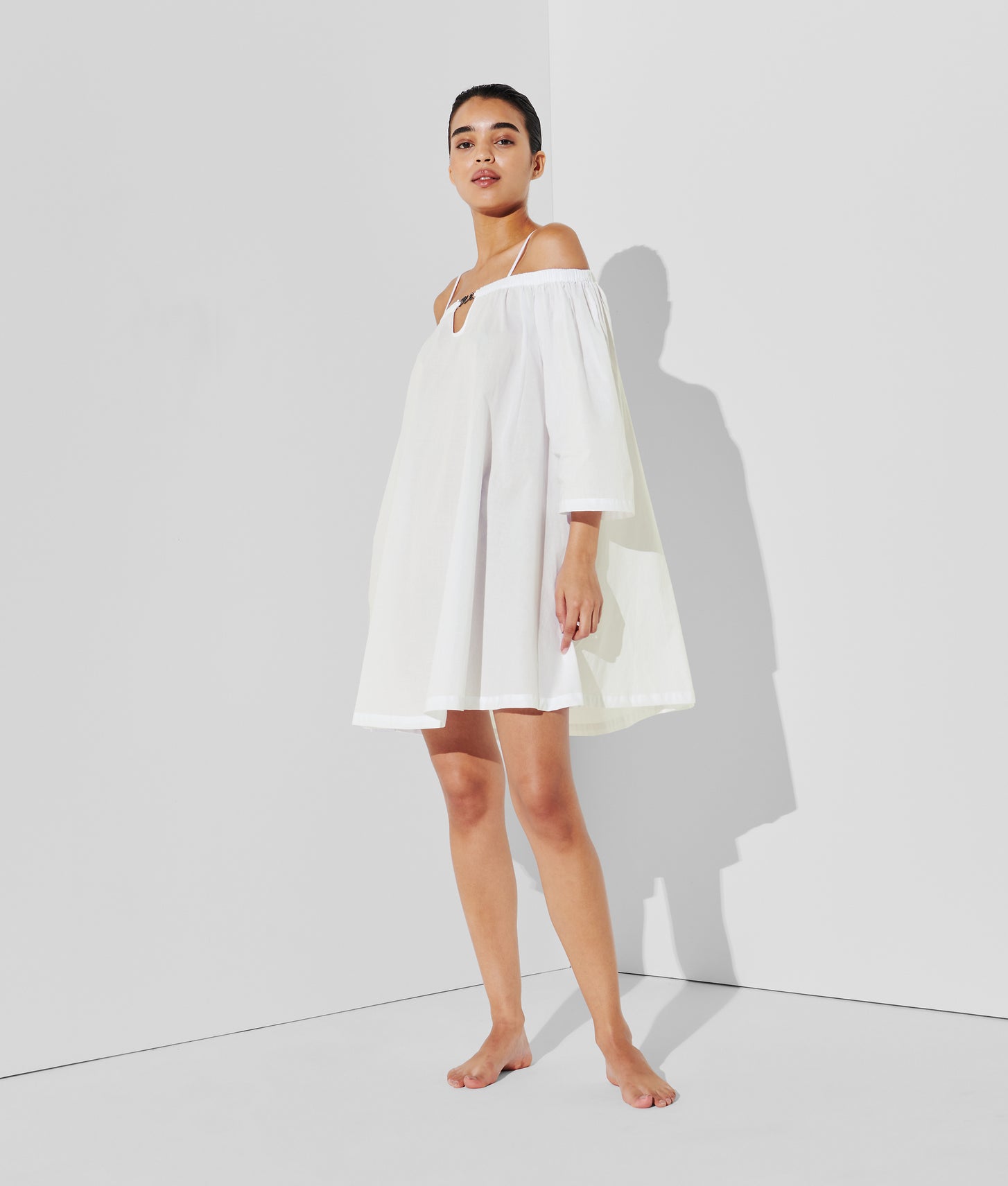 K/Signature off-shoulder beach dress | White | Women | KARL LAGERFELD | Page 1 K/Signature off-shoulder beach dress | White | Women | KARL LAGERFELD | Page 1