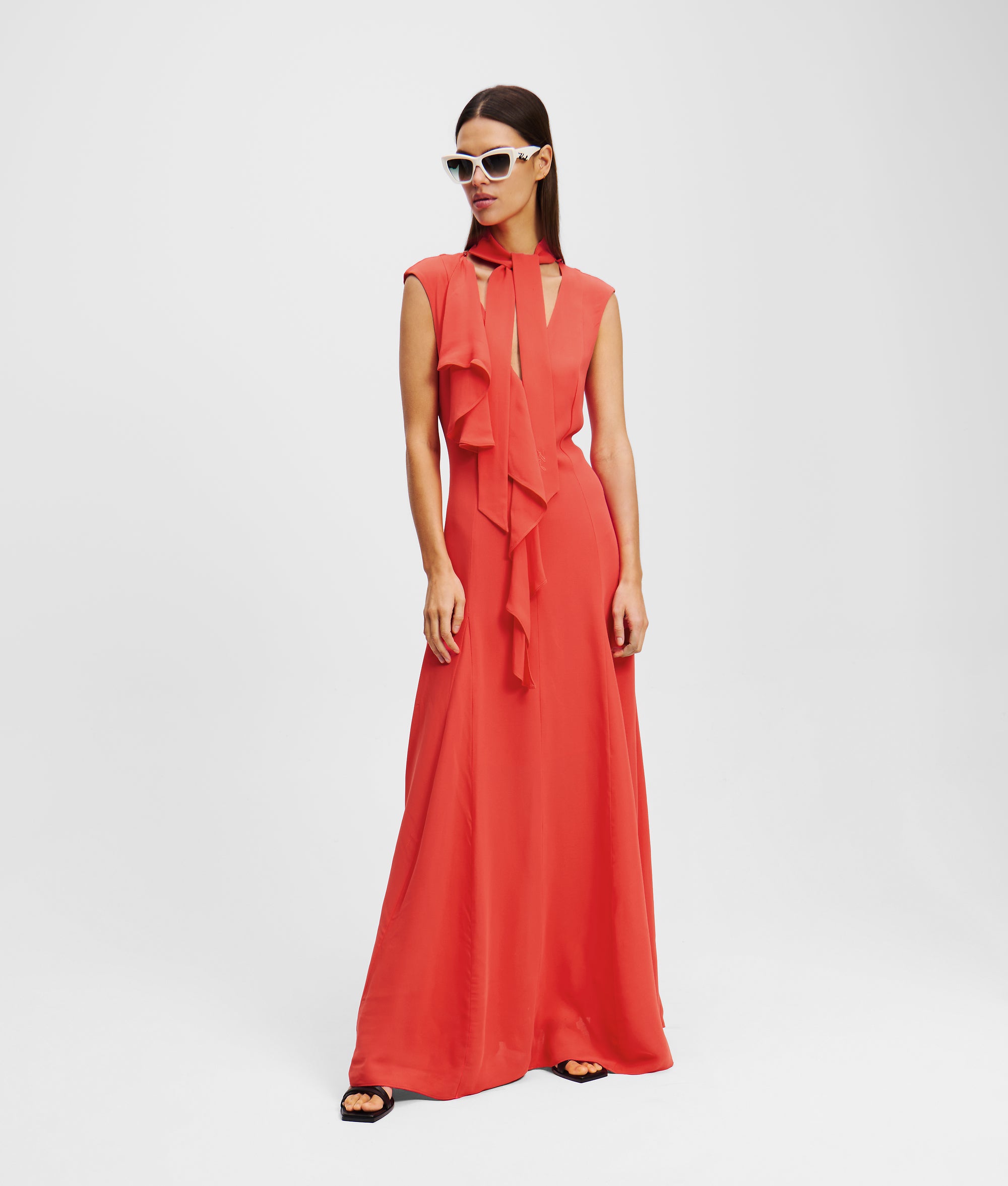 海外希少【VALENTINO】ラッフルディテール ミニドレス Valentino Garavani ラッフルカフス ミニドレス | レッド
