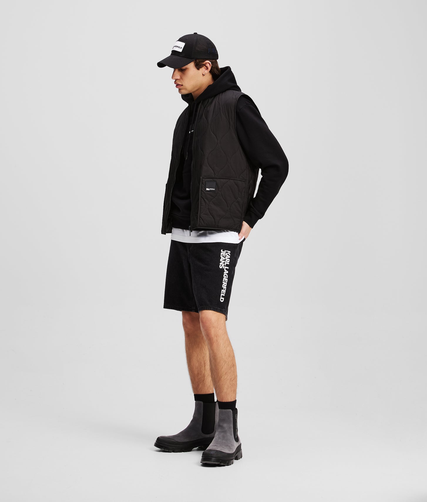 A3M100481BJ_4