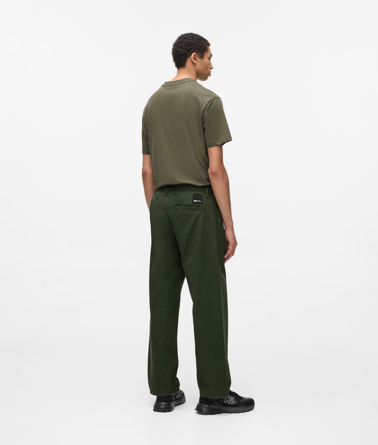 A3M101221ZK_3
