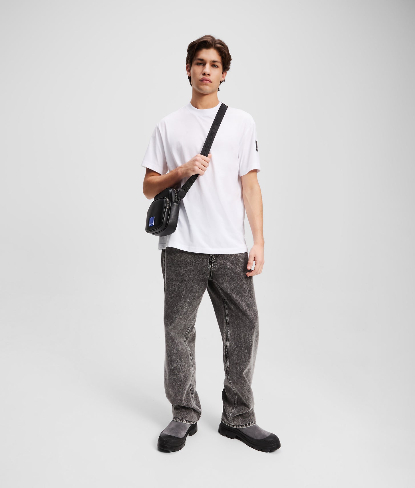 A3M17003100_4