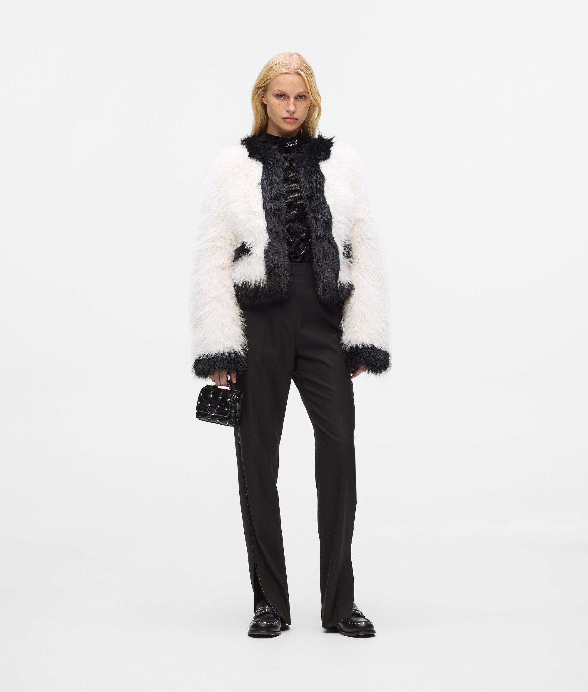 ジャケット・アウター CARLA fluffy jacket 新品未使用 CARLA フラッフィージャケット（新品未使用 CARLA