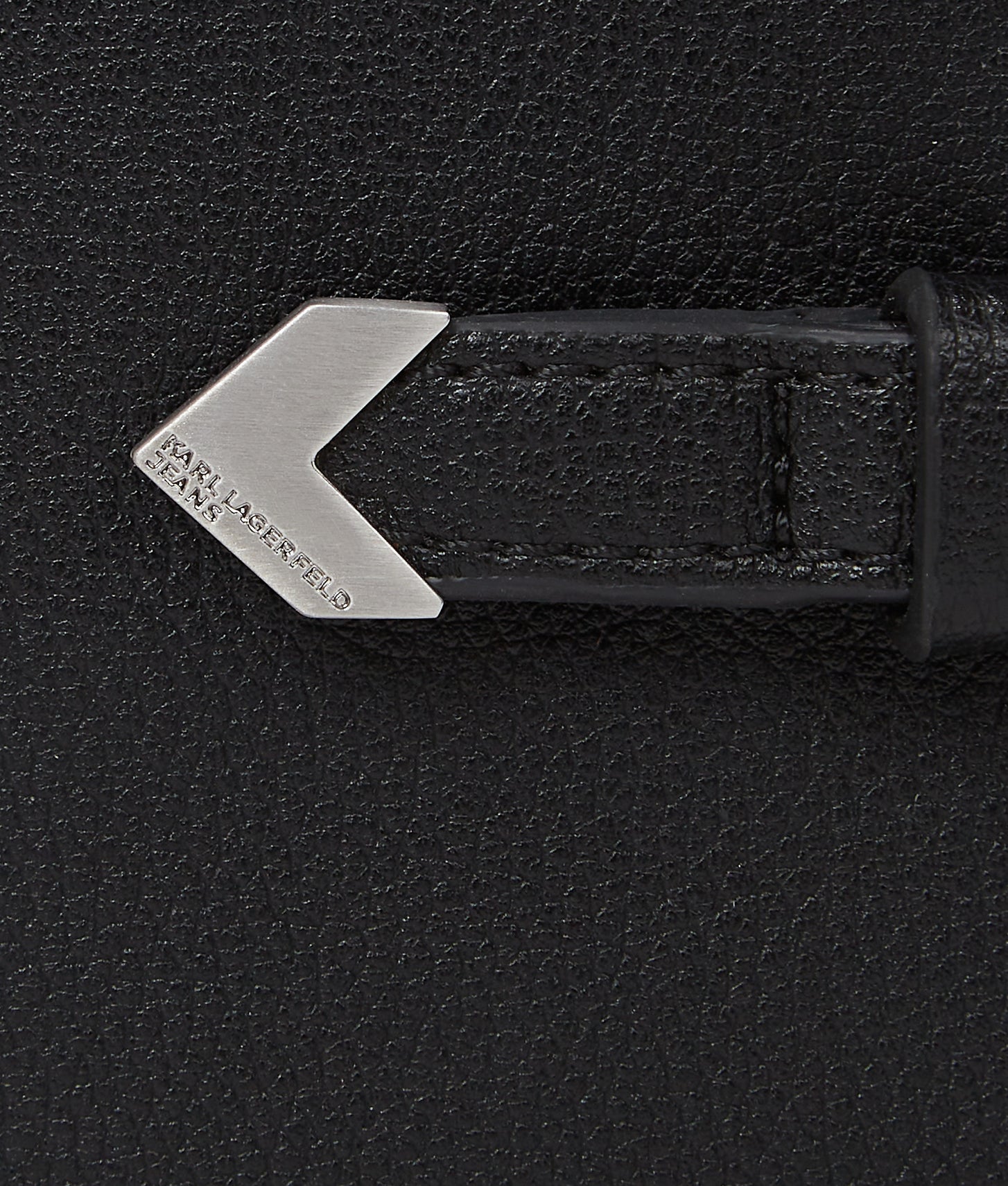 A4W32046999_2
