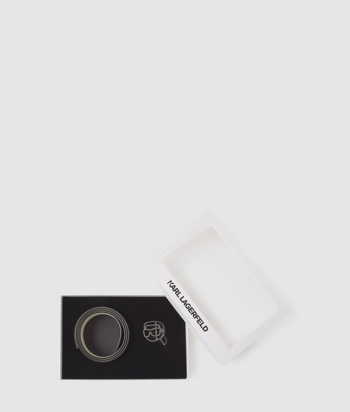A4W33048101_4