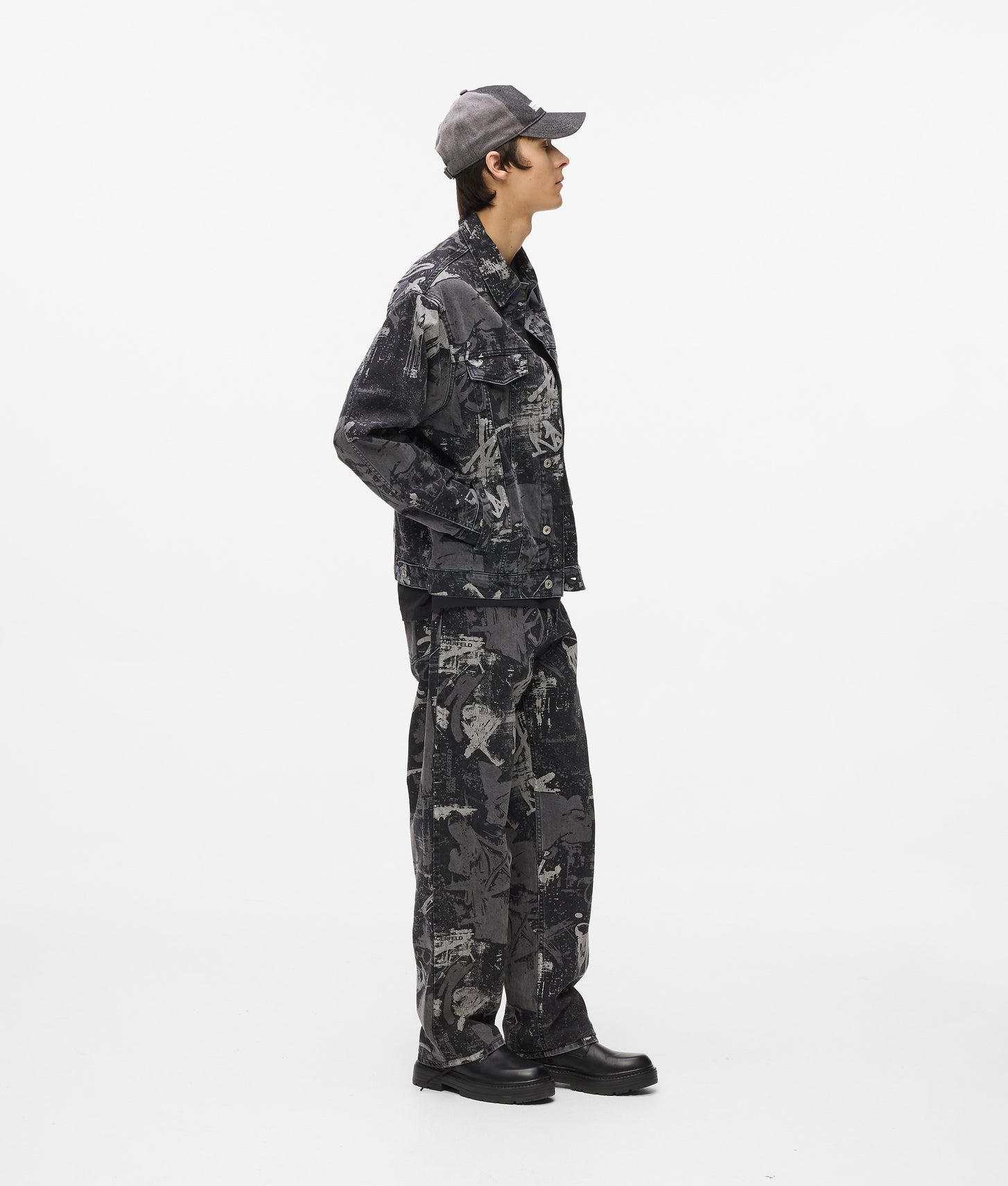 B1M100581YP_4