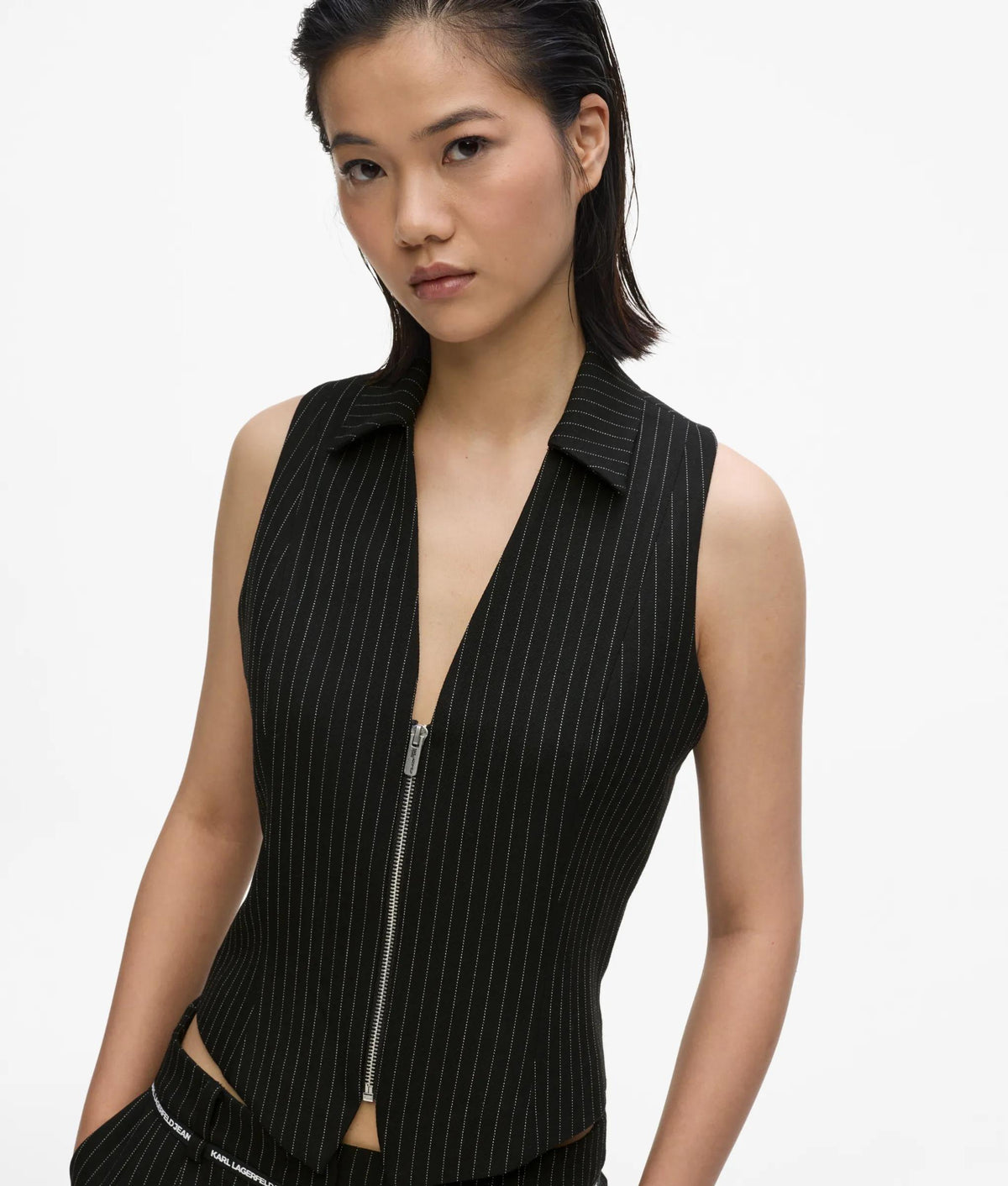 B3W11005A60_3