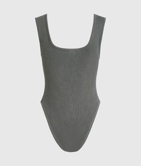 B4W17018C49_6