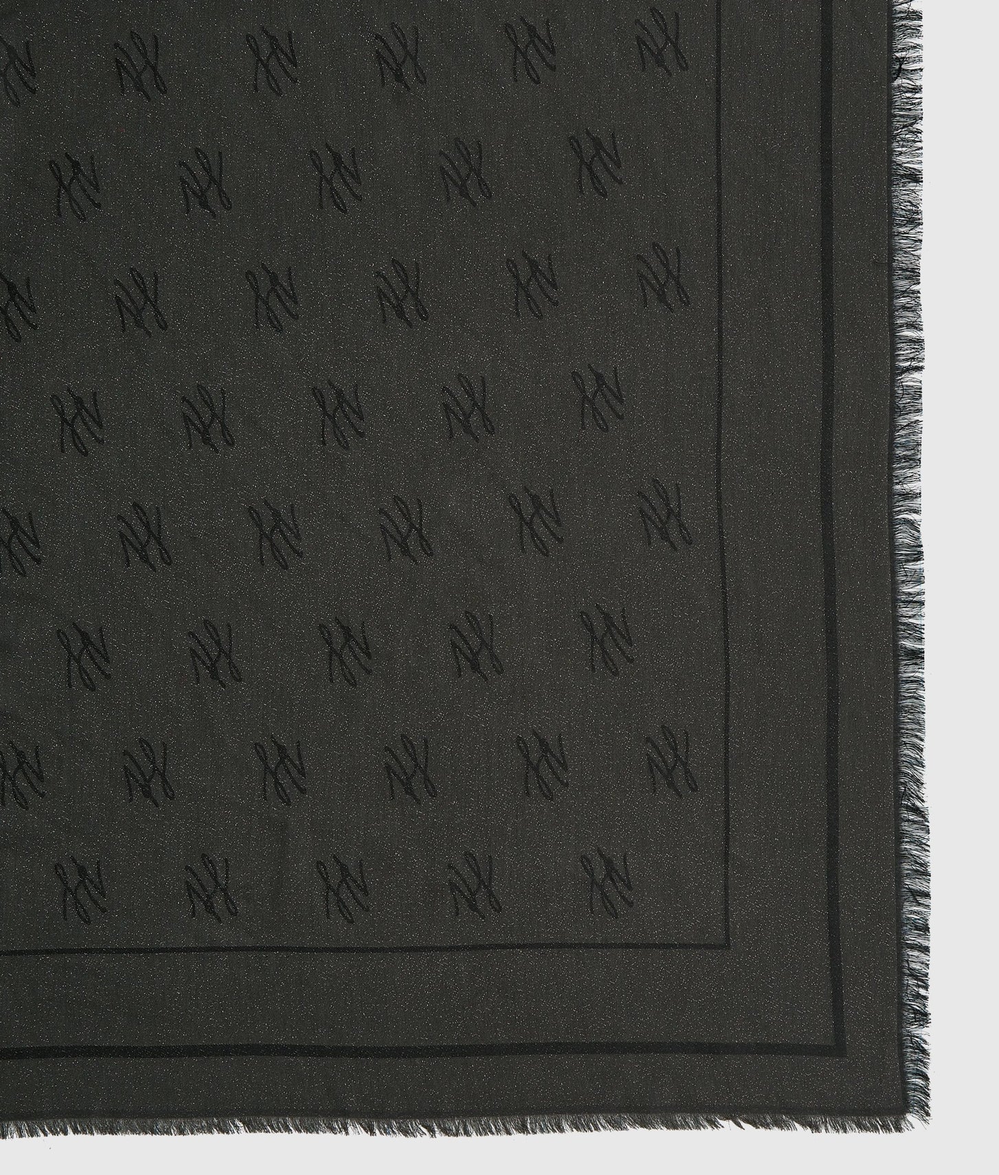 B4W33027999_5