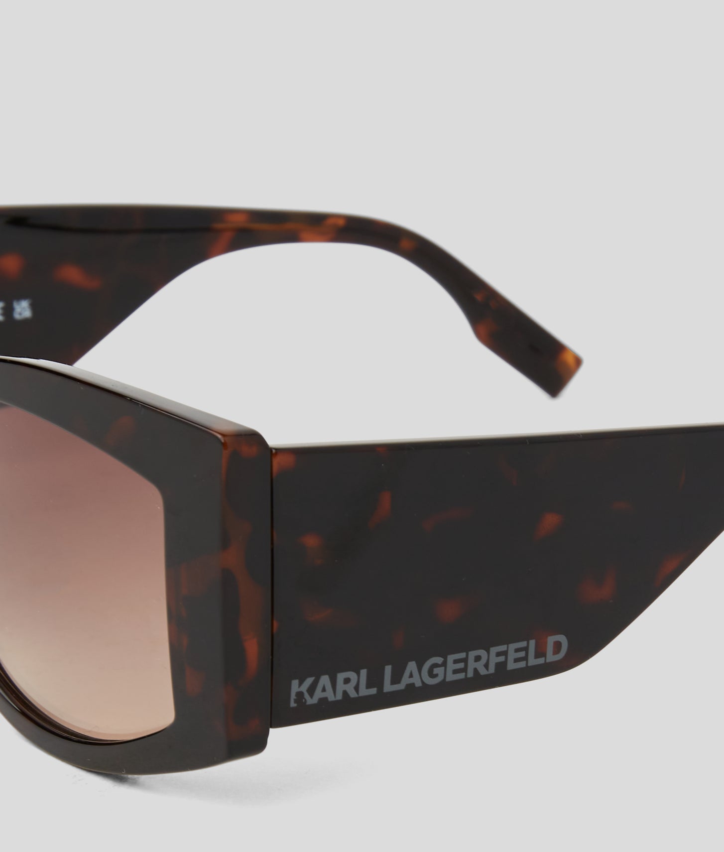 KL06183S630_3