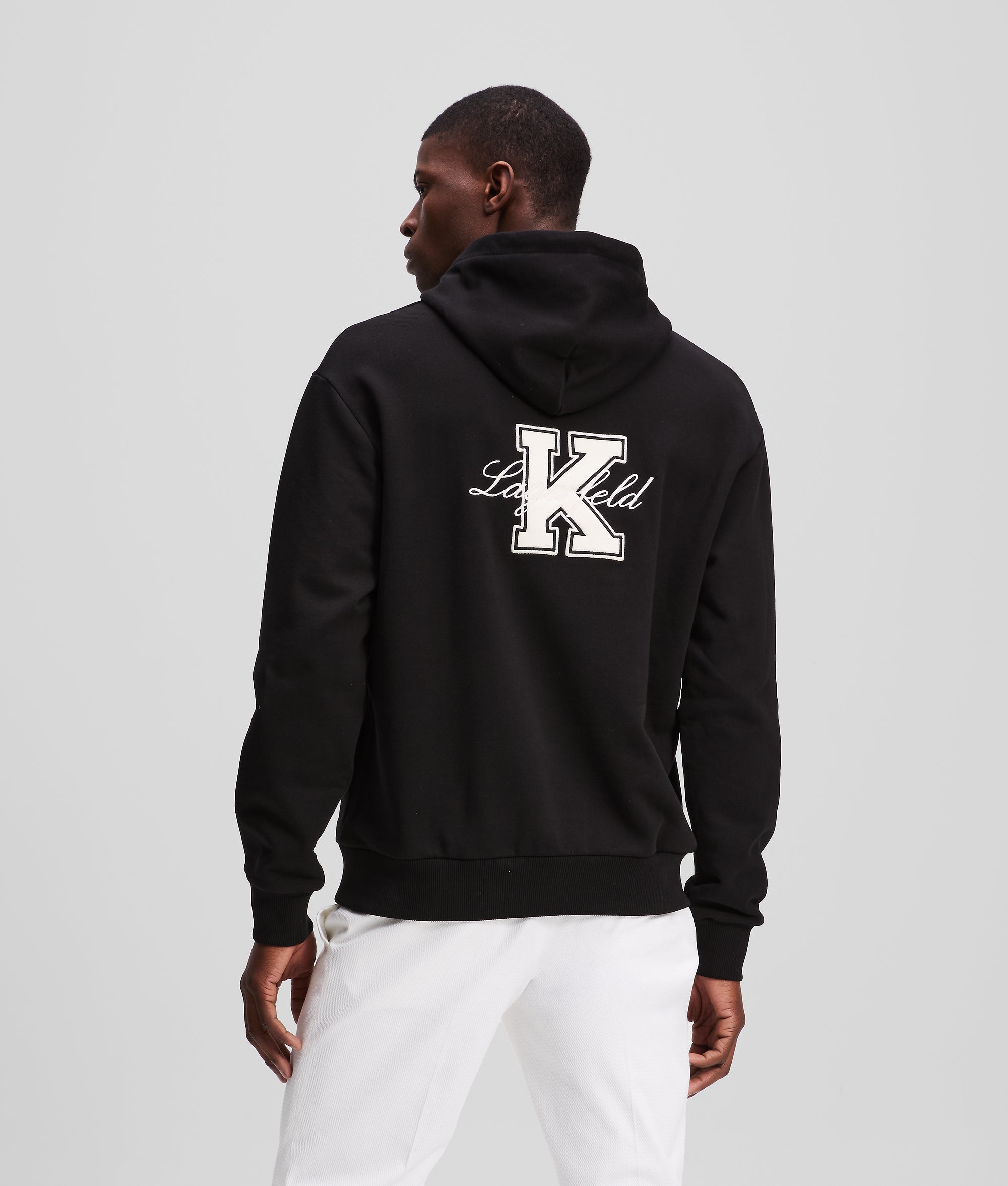 SUDADERA CON CAPUCHA CON LA INICIAL K Negro Hombre KARL