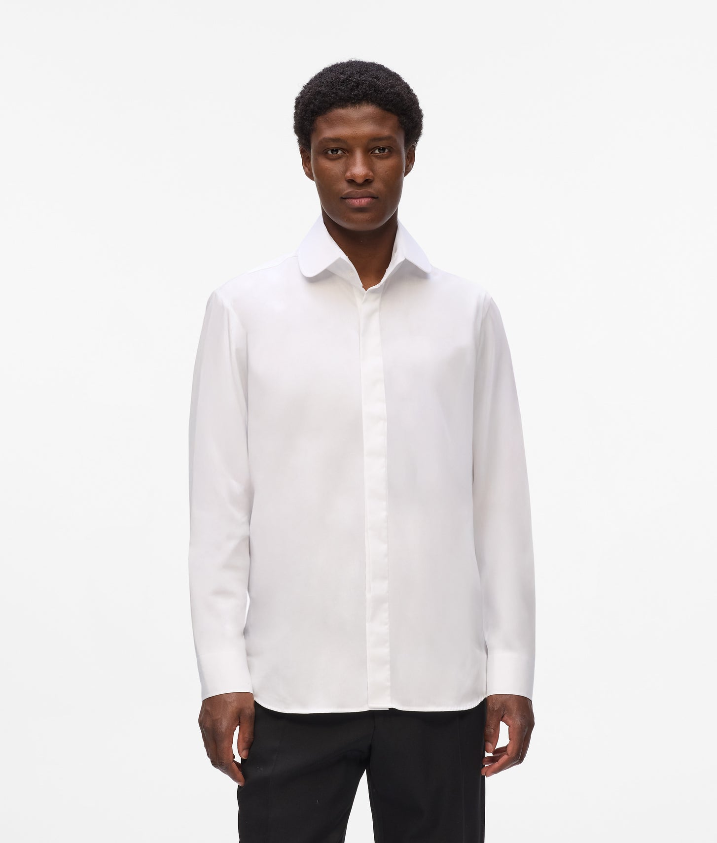 Rounded collar shirt