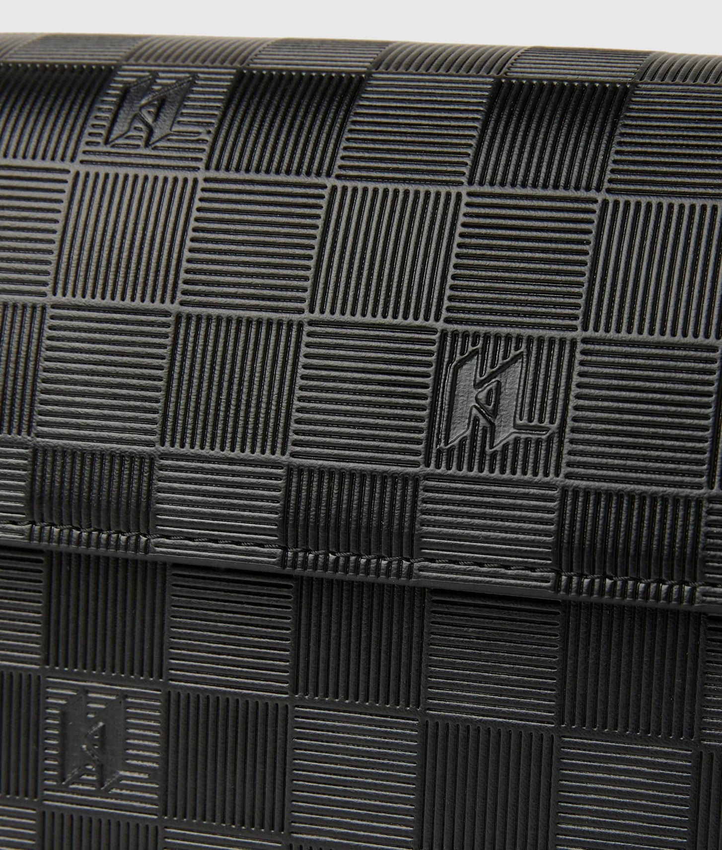 KL260068990_3