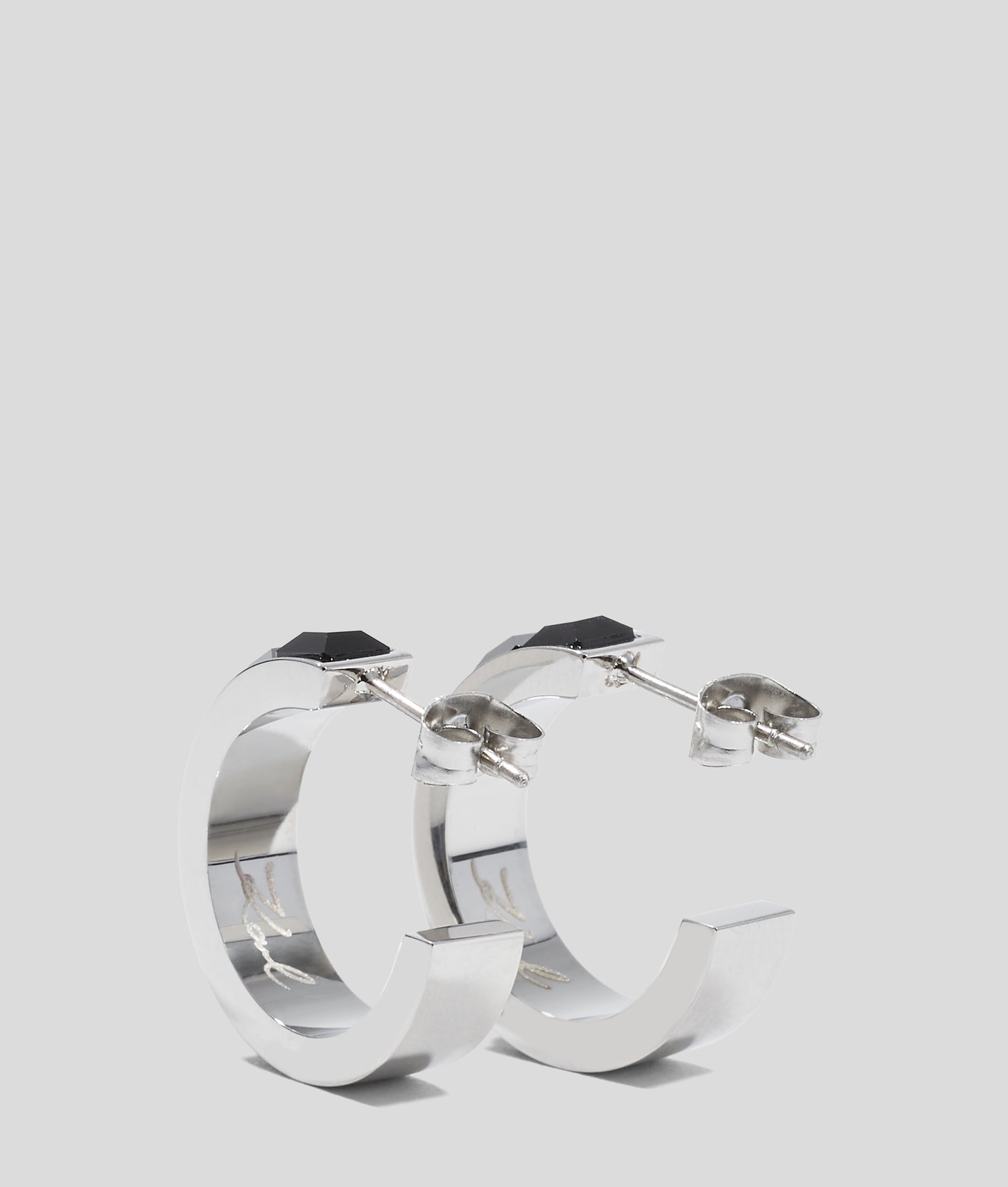 KL610032290_3