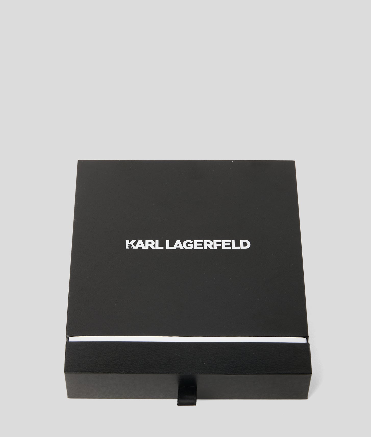 KL610043290_7