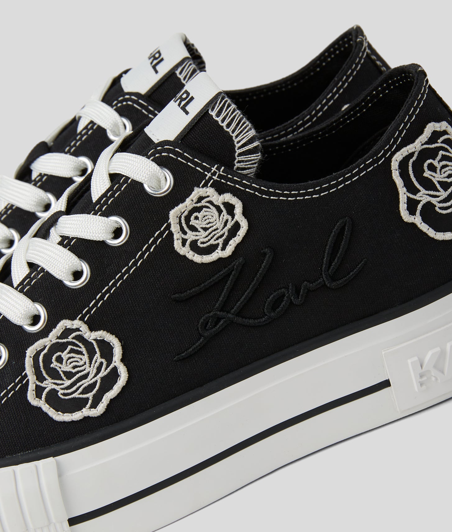 ZAPATILLAS KAMPUS MAX APPLIQUÉ FLORA Negro/Negro Mujer KARL