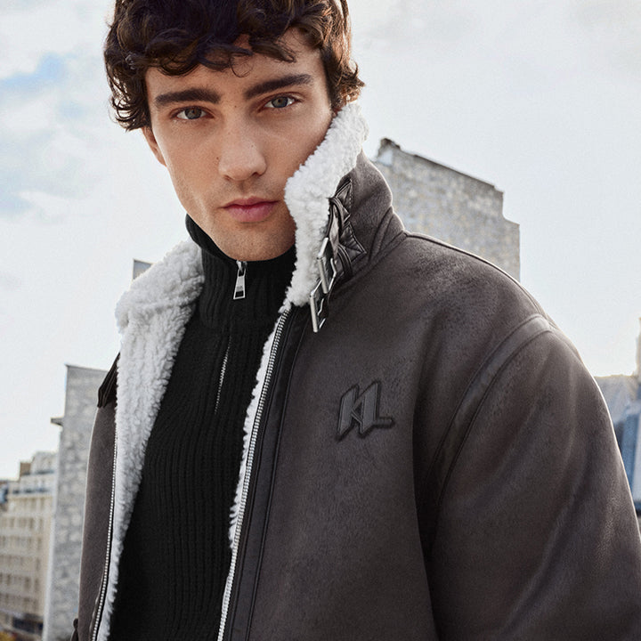 カール・ラガーフェルド : THE BEAUTY OF VIOLENCE The Beauty of Violence by Karl Lagerfeld | Goodreads